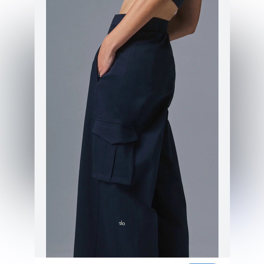 ALO Yoga Women's Navy Wide-Leg Cargo Trousers